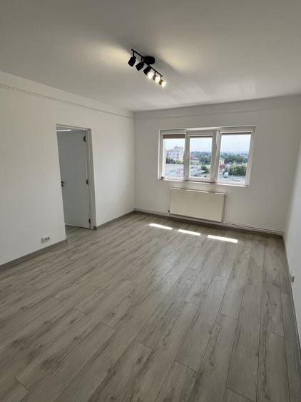 Apartament cu 2 camere semidecomandat în Sud