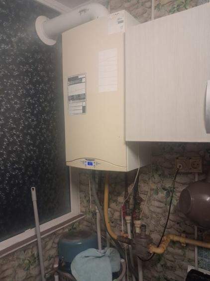 Apartament cu 4 camere semidecomandat în Zboiu