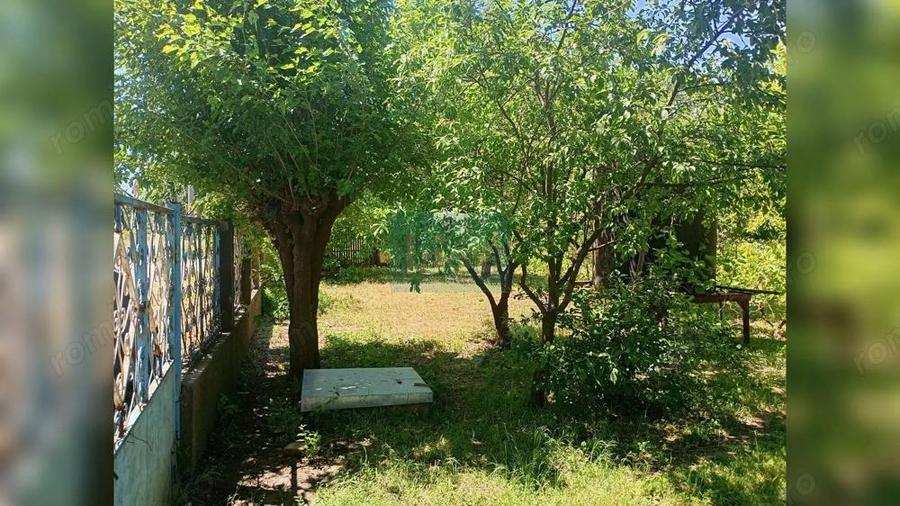 Casă cu Teren 1169 Mp în Șendreni