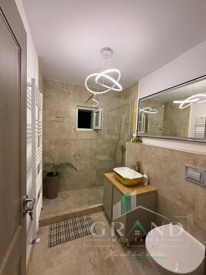 Apartament cu 3 camere semidecomandat, mobilat în Zorilor