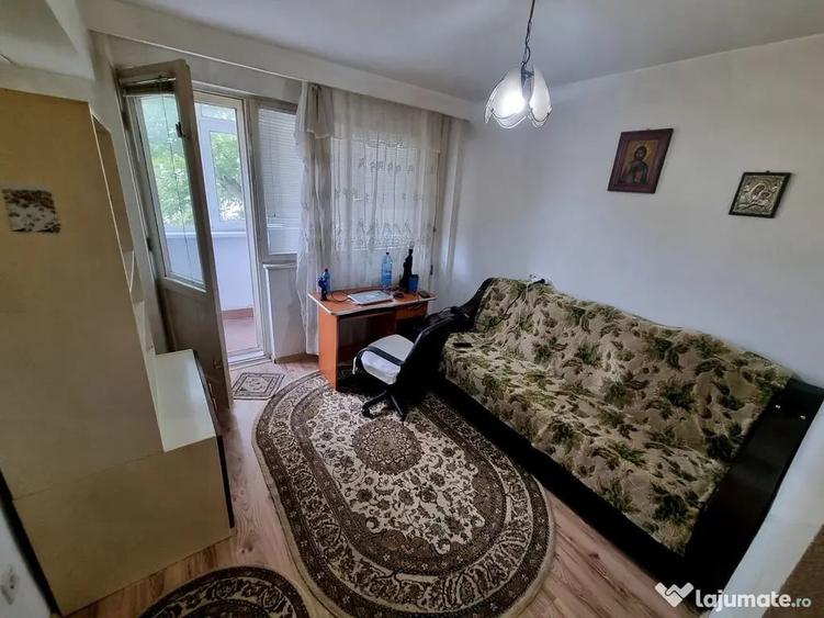 Apartament cu 3 camere decomandat în Ultracentral