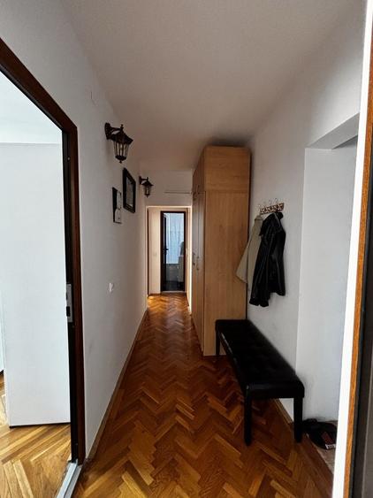 Apartament cu 3 camere decomandat în Gheorghe Lazăr