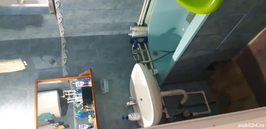 Apartament cu 4 camere semidecomandat în Big