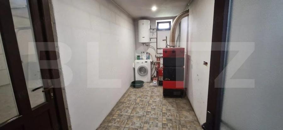 Casa cu priveli?te, multa verdea?a ?i spa?ii generoase Zona A - 11
