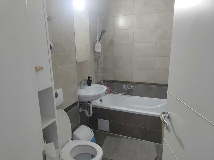 Apartament cu 3 camere decomandat în Avantgarden