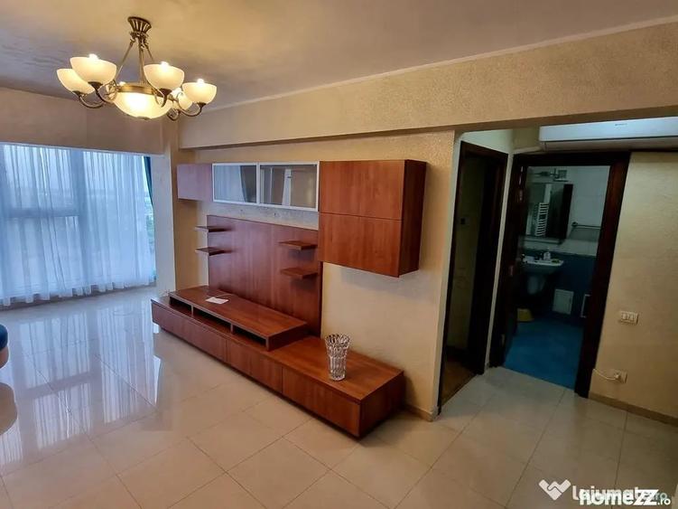 Apartament cu 3 camere decomandat în Peninsula