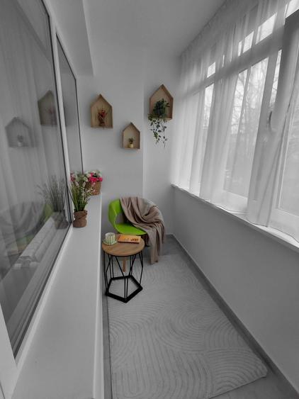 Apartament cu 3 camere semidecomandat în Micro 16