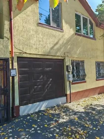 Casă cu Teren 130 Mp în Piața Centrală