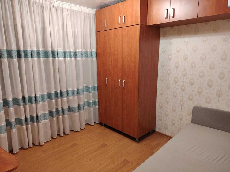 Apartament cu 3 camere decomandat în Alexandriei