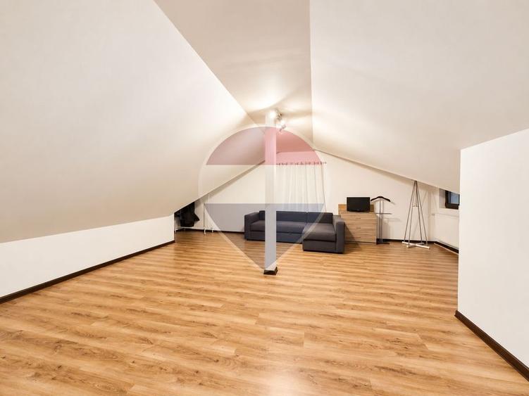Duplex cu 4 camere cu Teren 108 Mp în Central