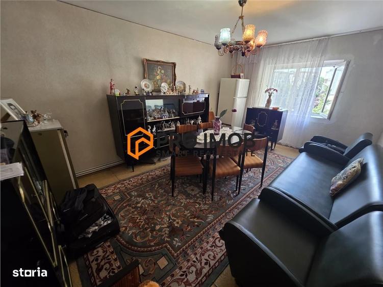Apartament cu 4 camere decomandat în Central