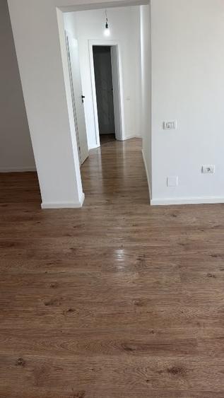 Apartament cu 3 camere decomandat în Torontalului