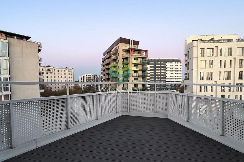 Apartament cu 5 camere decomandat în Aviației