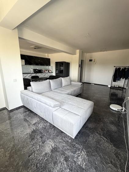 Apartament cu 3 camere decomandat în Vărsătura