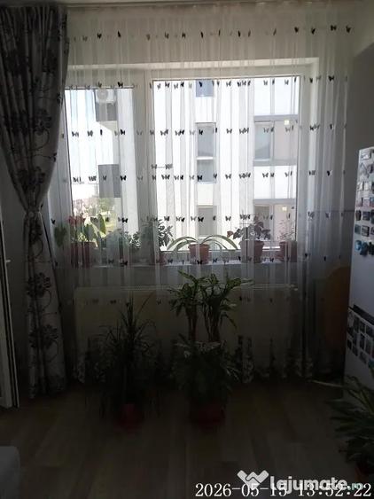 Apartament cu 2 camere decomandat în 1 Decembrie