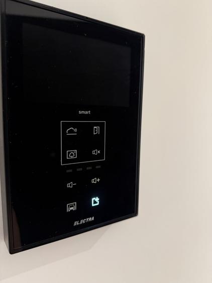 Apartament cu 3 camere decomandat în Barbu Văcărescu