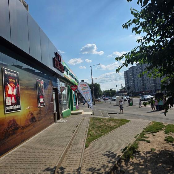 propietar inchiriez spatiu comercial 165 mp supervad comercial sagului 55A - 4