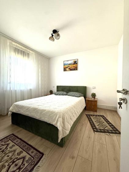 Casă cu 4 camere cu Teren 640 Mp în Prunaru