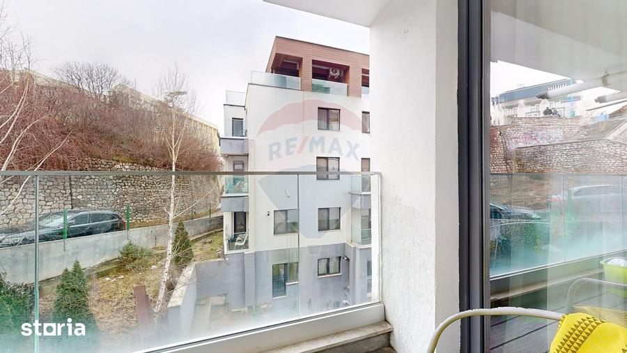 Garsonieră decomandată în Central