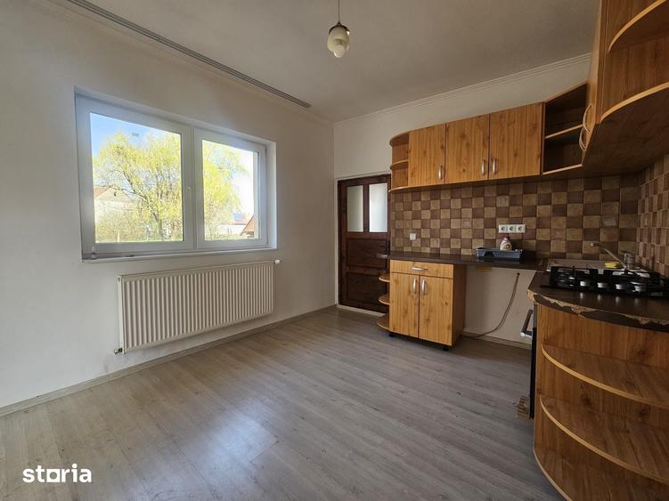Casă cu 3 camere cu Teren 916 Mp în Sălard