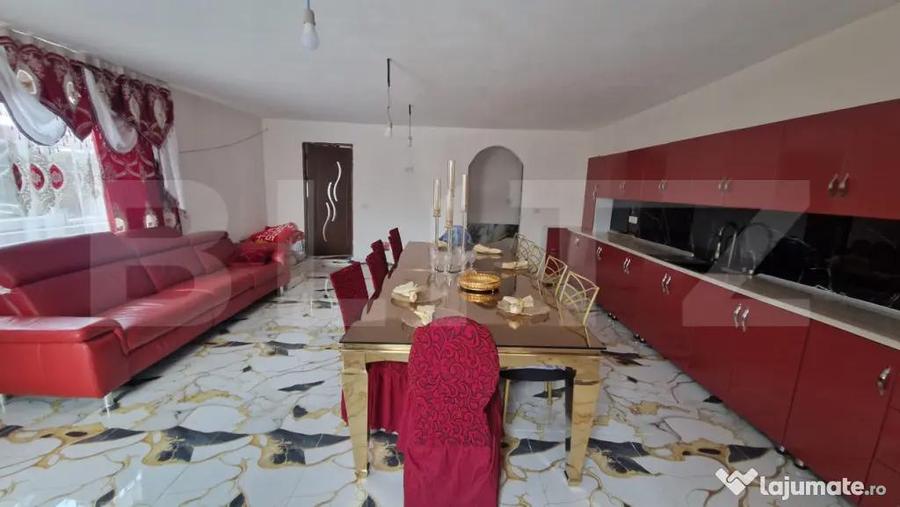 Casă cu 5 camere cu Teren 836 Mp în Central