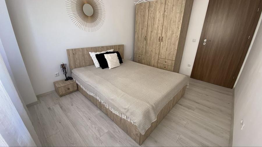 Apartament cu 3 camere decomandat în Exterior Vest