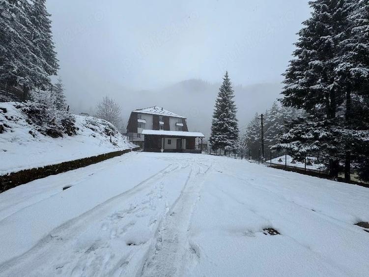 Teren de 900 mp, în Râu de Mori