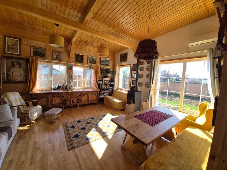 Casă cu 4 camere cu Teren 1000 Mp în Ciofliceni