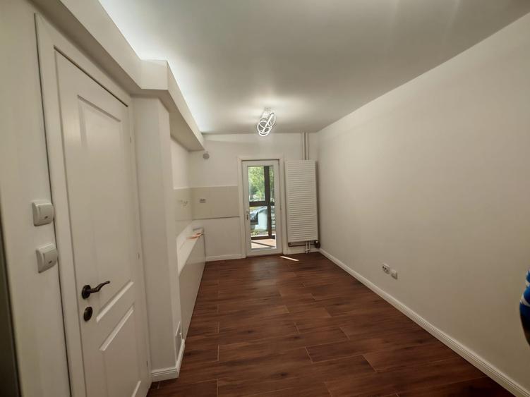 Apartament cu 2 camere decomandat în Sărari