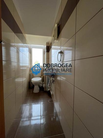 Apartament cu 3 camere decomandat în E3