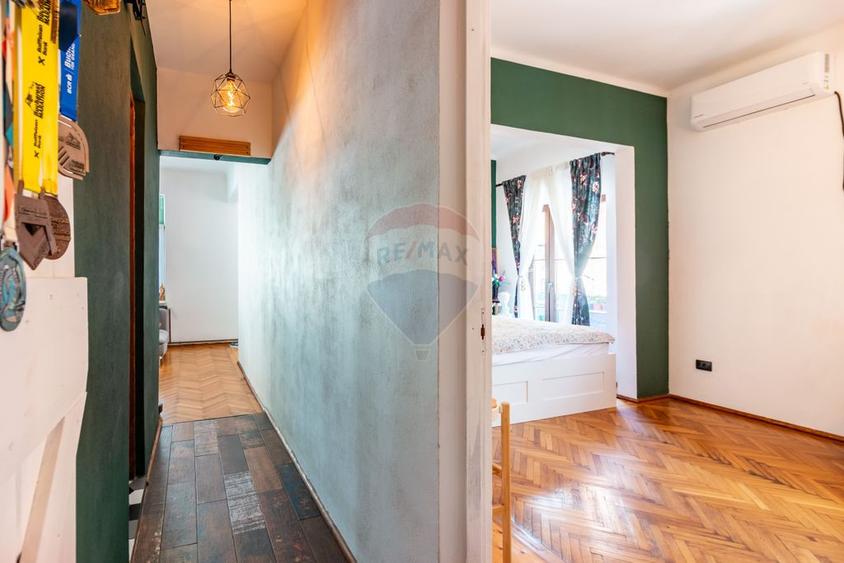Apartament cu 3 camere semidecomandat, mobilat în Calea Plevnei