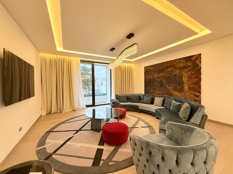 Apartament cu 4 camere decomandat, mobilat în Kiseleff