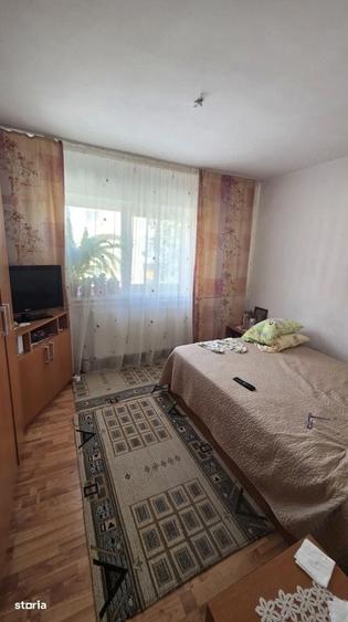 Apartament cu 2 camere decomandat în Craiovița Nouă
