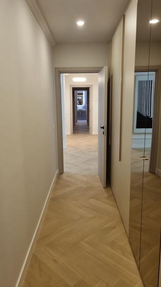 Apartament cu 4 camere decomandat, mobilat în Vest
