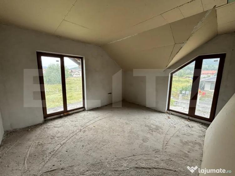 Casă cu 4 camere cu Teren 790 Mp în Șimleu Silvaniei
