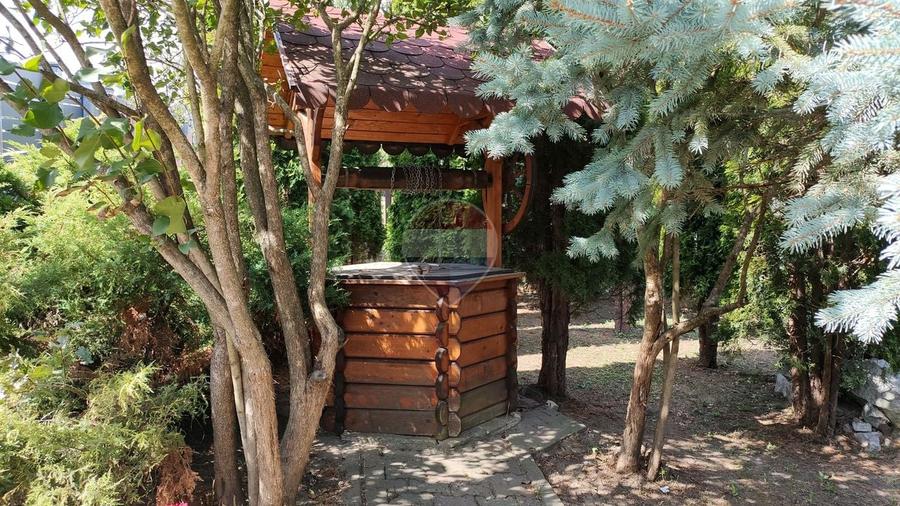 Casă individuală cu 7 camere cu Teren 4431 Mp în Vâlcele