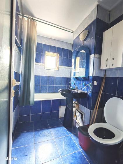 Apartament cu 3 camere decomandat în Prundu