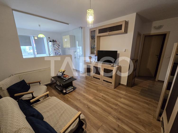 Apartament cu 2 camere semidecomandat, mobilat în Periferie