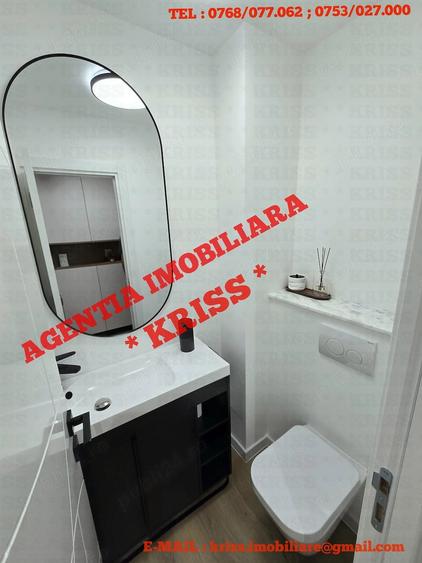 Apartament cu 3 camere decomandat în Teilor