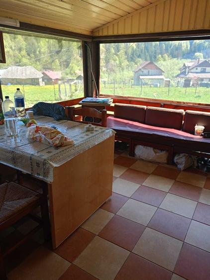 Casă cu 3 camere în Lepșa