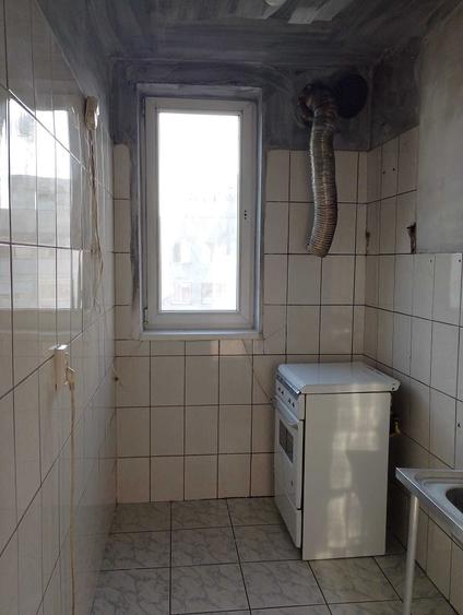 Apartament cu 4 camere semidecomandat în Drumul Taberei