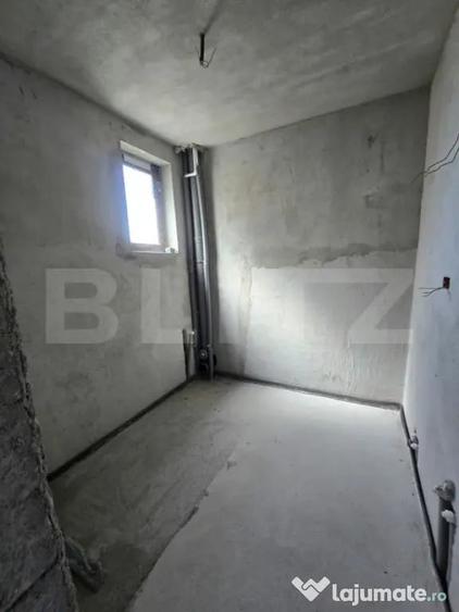 Casă cu 5 camere cu Teren 550 Mp în Săcueni