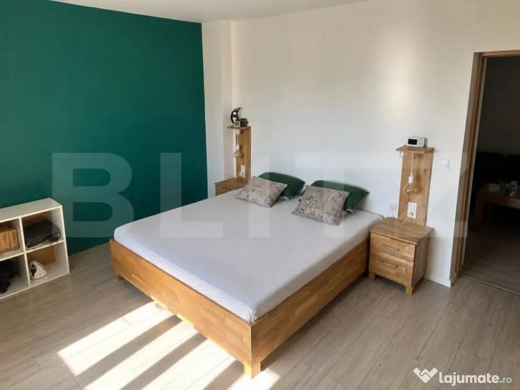Casă cu 7 camere cu Teren 500 Mp în Central