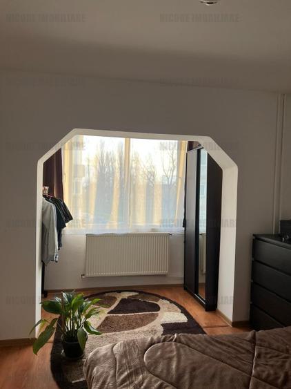 Apartament cu 2 camere decomandat în Girocului