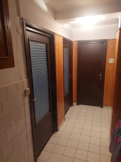 Apartament cu 2 camere decomandat în Ștei