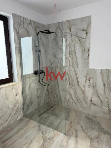 Casă individuală cu 4 camere cu Canalizare în Valea Lupului