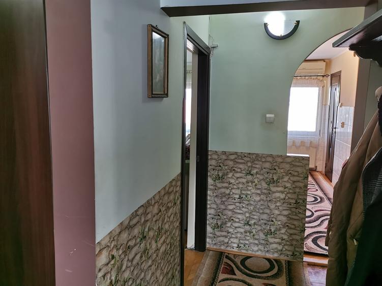 Apartament cu 3 camere în Între Lacuri