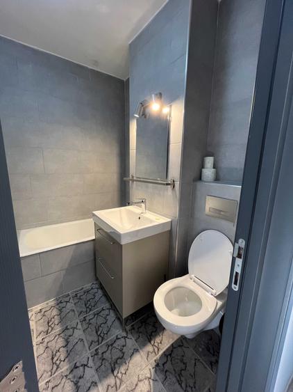 Apartament cu 3 camere decomandat în Tudor
