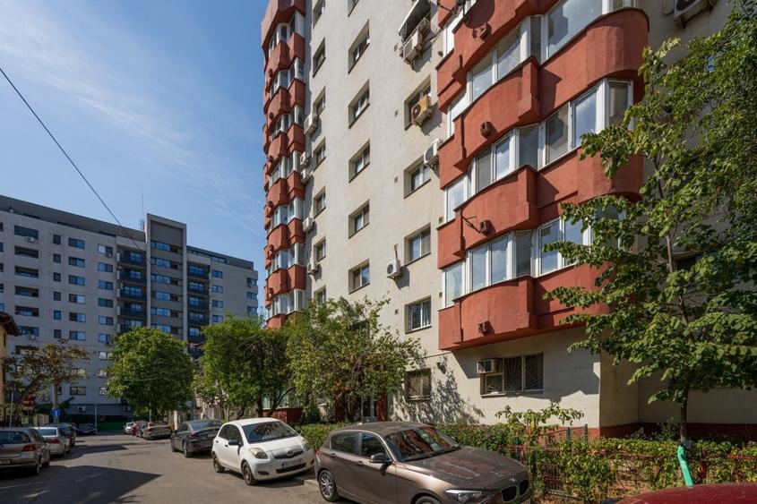 Apartament cu 3 camere decomandat, mobilat în Panduri