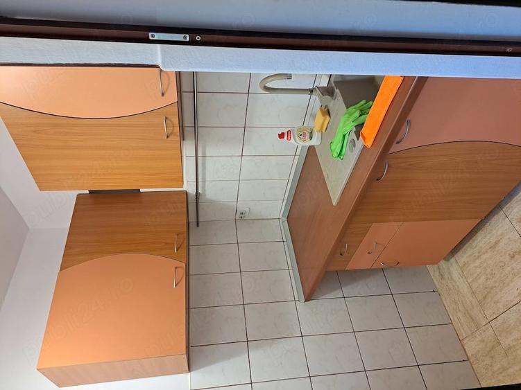 Apartament cu 2 camere semidecomandat în P-ța Doina
